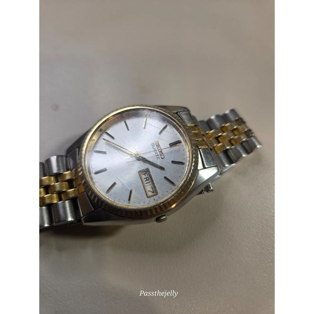 Vtg SEIKO Quartz Gold Silver Tone 5Y23 8A69 A4 RARE Date Wrist Watch Mens Japan